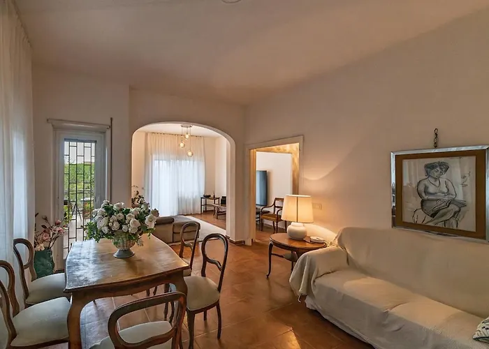 120 Sqm Elegance In With Private Parking Appartamento Roma