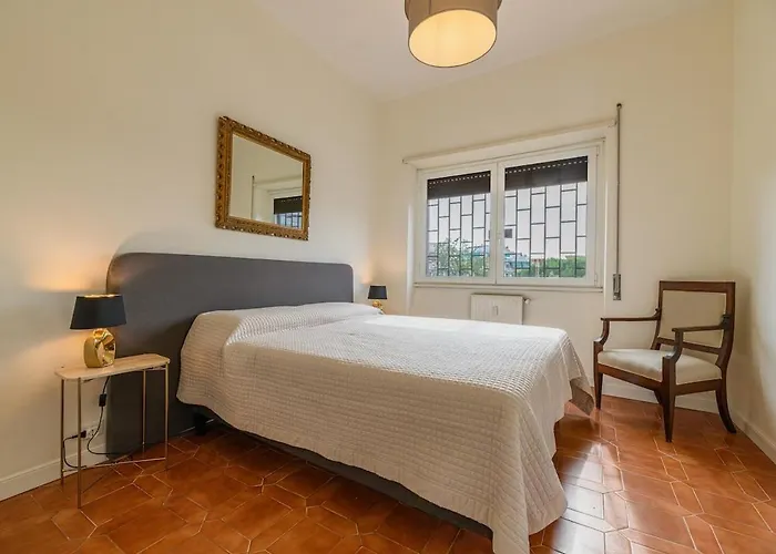 120 Sqm Elegance In With Private Parking Appartamento
