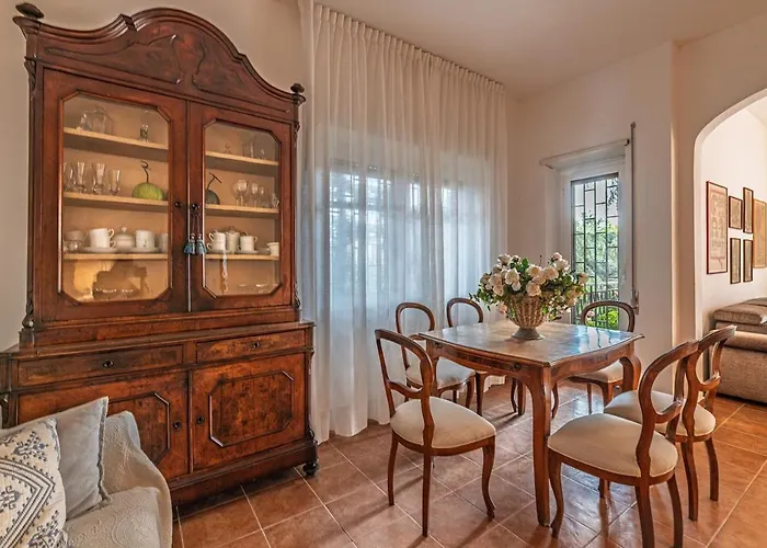 120 Sqm Elegance In With Private Parking Appartamento *